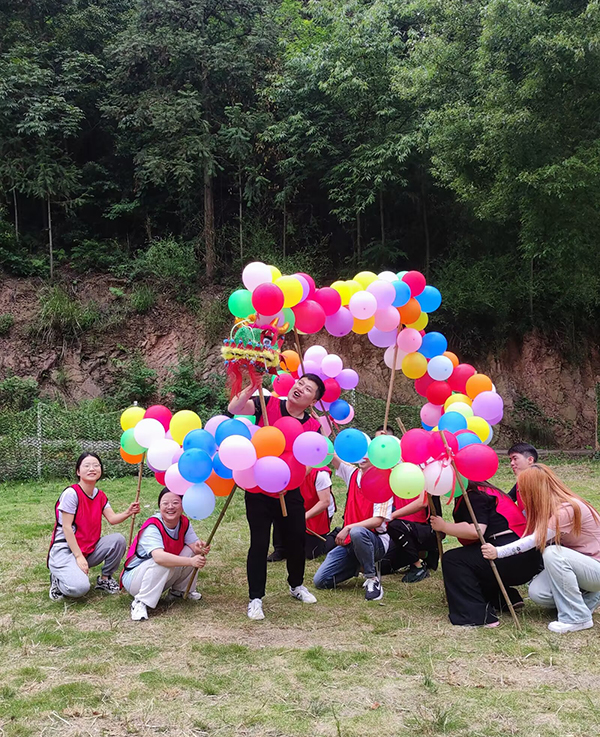 泡泡舞龙主题团建(图1)