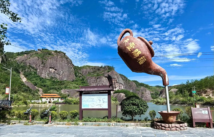 平江石牛寨一日游团建(图1)